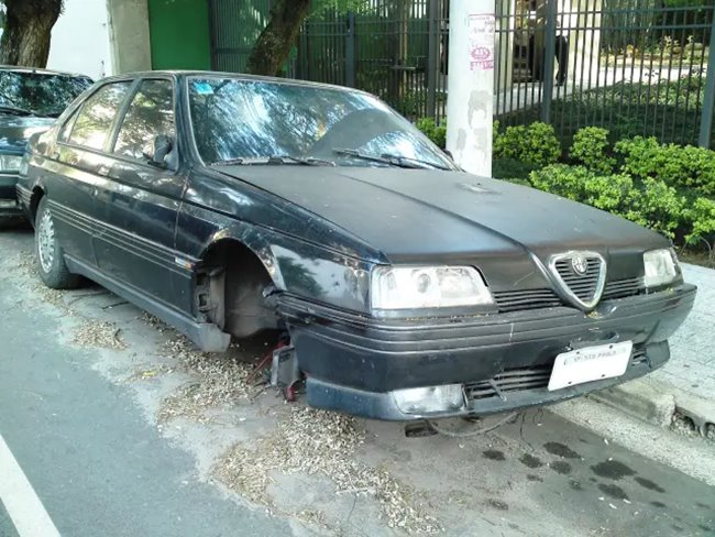 alfa romeo 164 abandonado