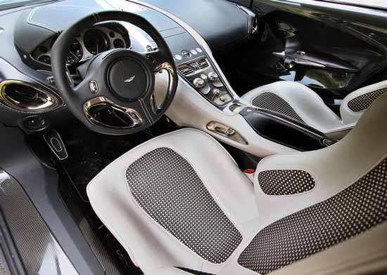 interior do aston martin one 77