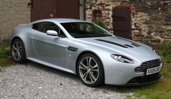 aston martin v12 vantage 2010