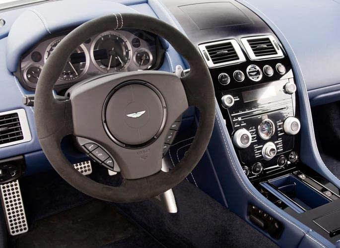 aston martin v8 vantage s interior painel - dashboard