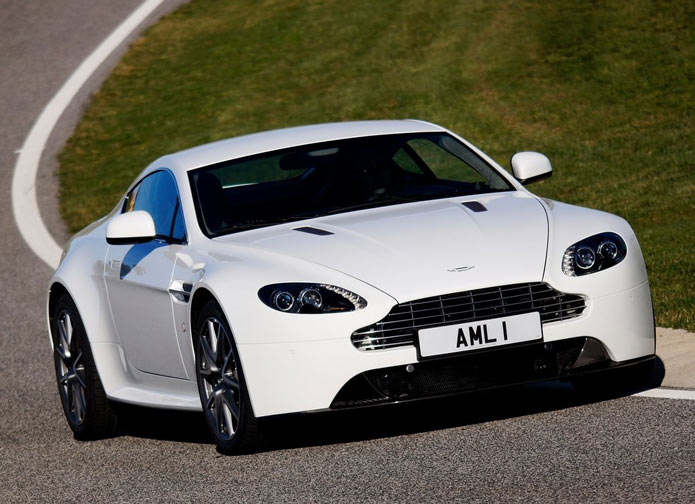 aston martin v8 vantage s