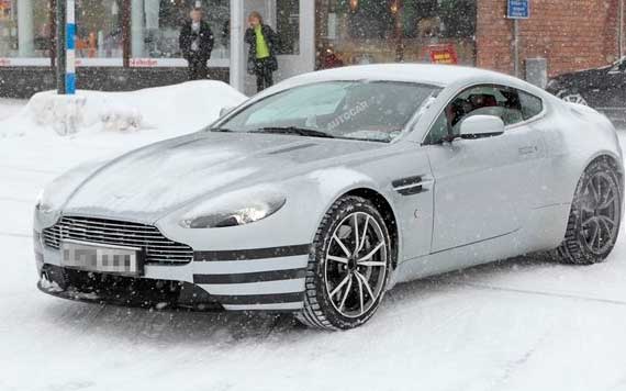 aston martin vantage 2011