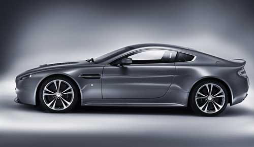 aston martin vantage v12 2010