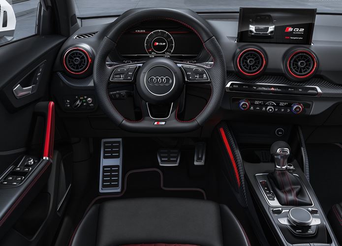 audi sq2 interior painel