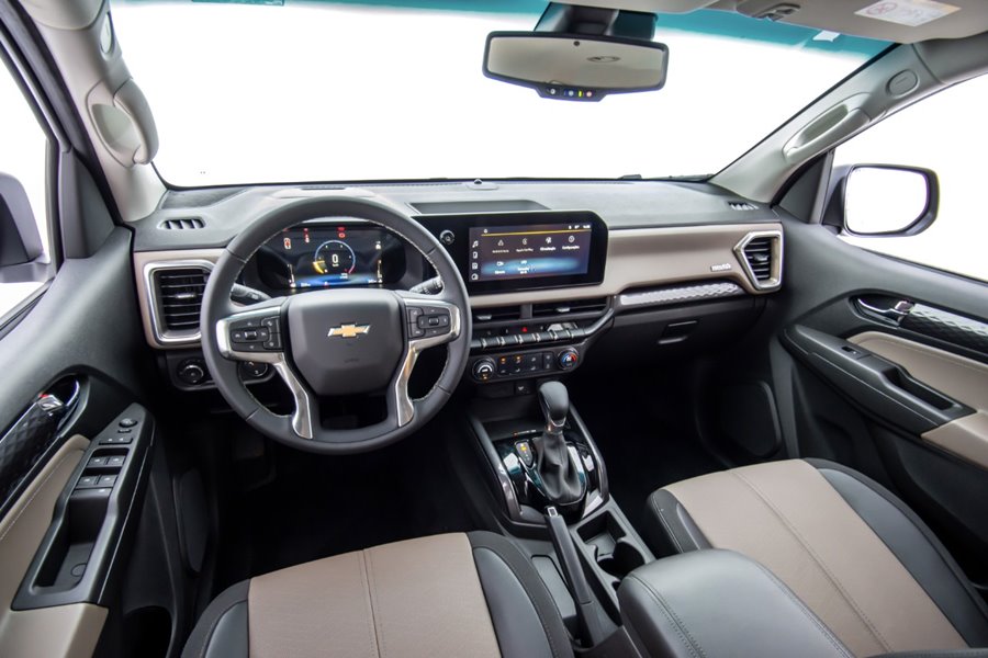 chevrolet trailblazer 2025 interior painel