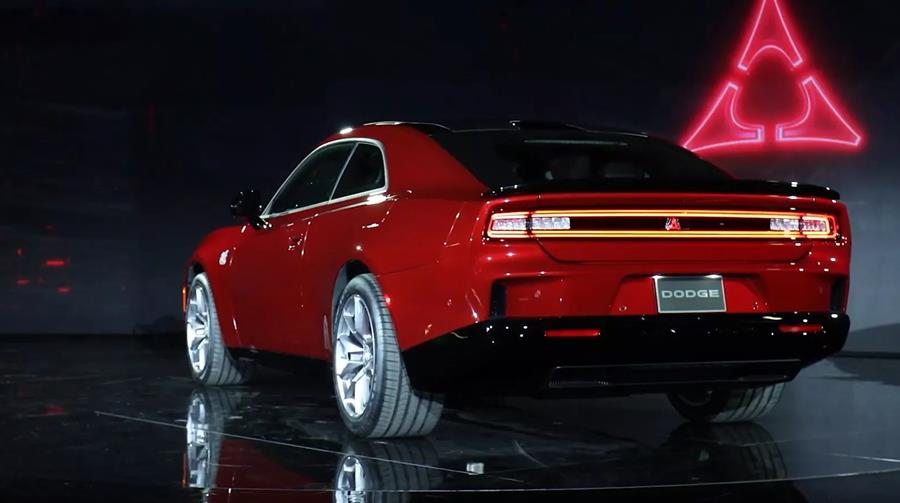 dodge charger daytona 2024 traseira