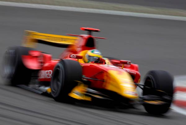 lucas di grassi gp2 2009