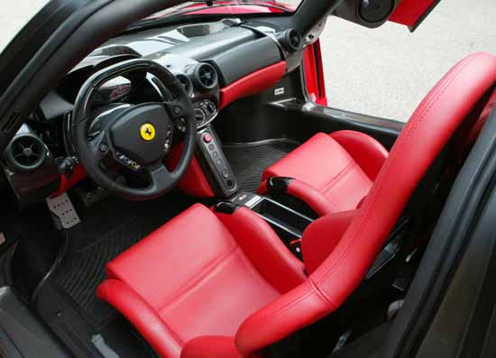 interior da ferrari enzo