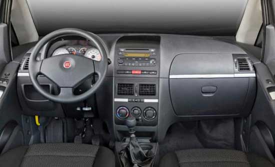 interior fiat idea 2010