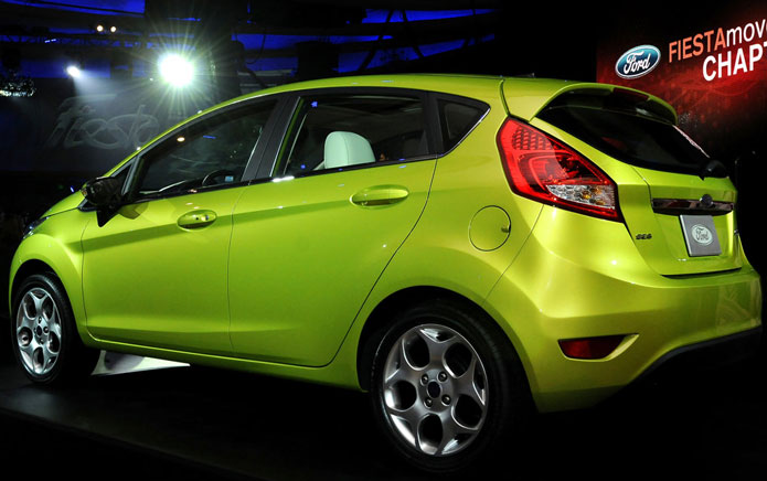 new fiesta hatch traseira