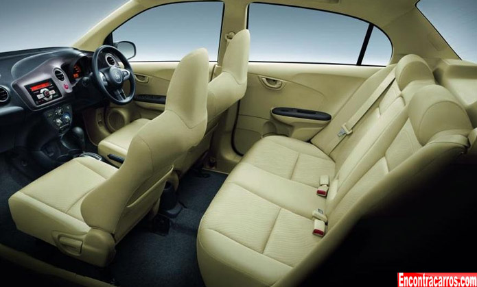 honda brio amaze interior banco traseiro