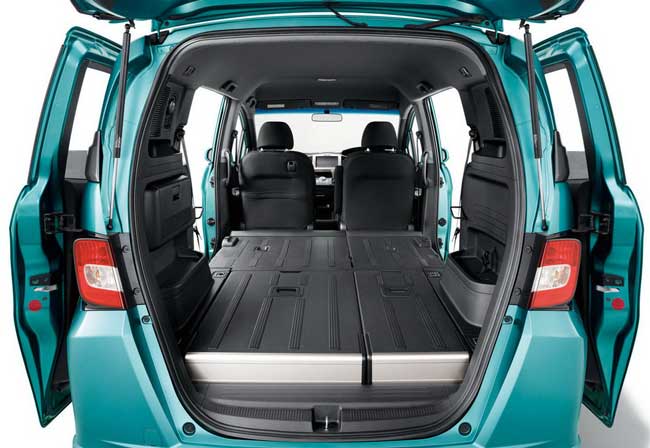 honda freed spike interior rear