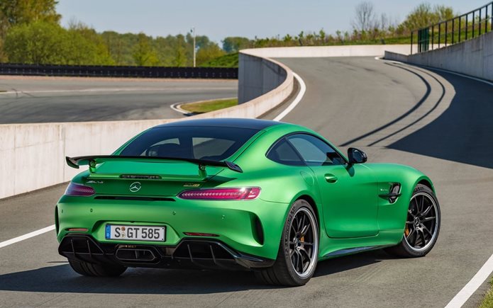 mercedes amg gt r