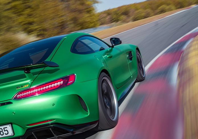 mercedes amg gt r lateral