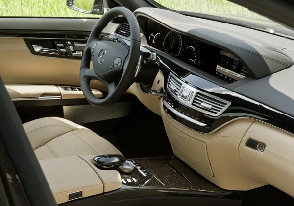 interior mercedes s63 amg 2011