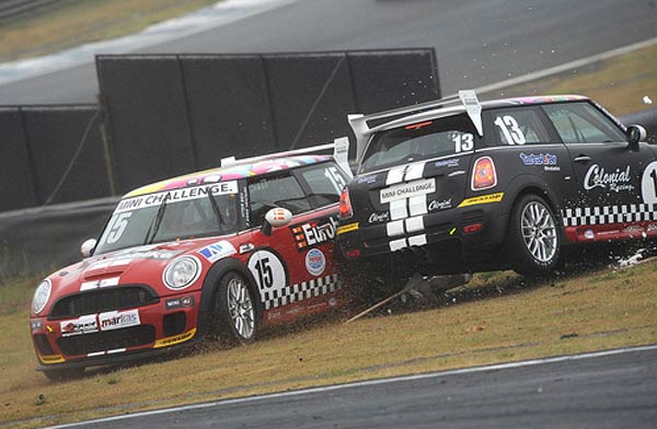 mini challenge interlagos acidente