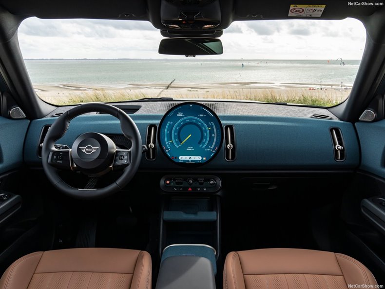 mini countryman 2024 interior painel