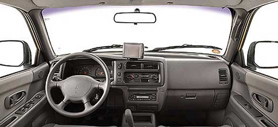 interior da l200 savana