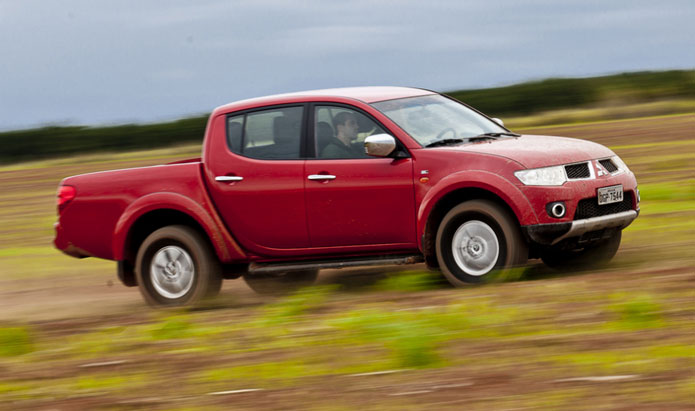 mitsubishi l200 triton linha 2013