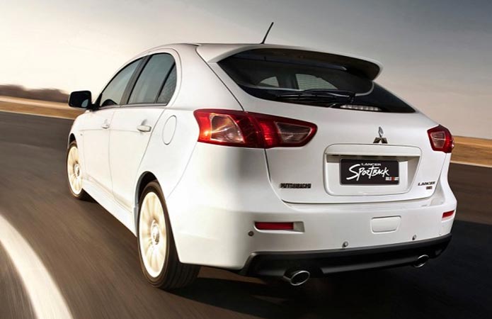 mitsubishi lancer sportback ralliart traseira - lancer hatchback