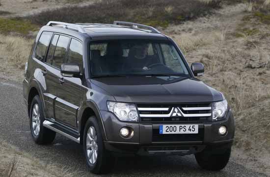 mitsubishi pajero full 2010