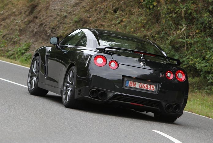 nissan gt-r 2012