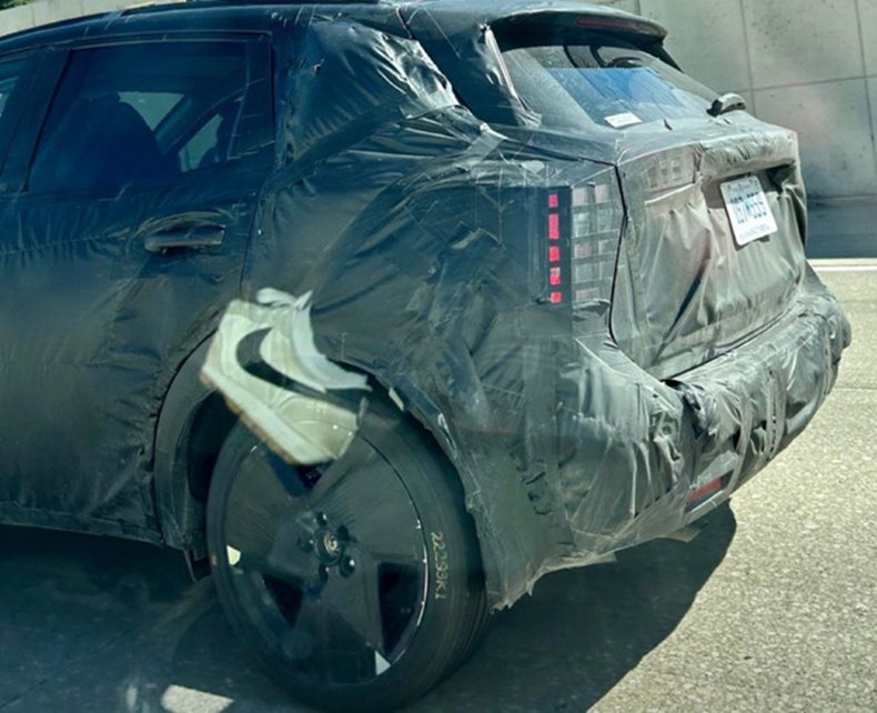 nissan kicks 2024 traseira rear view