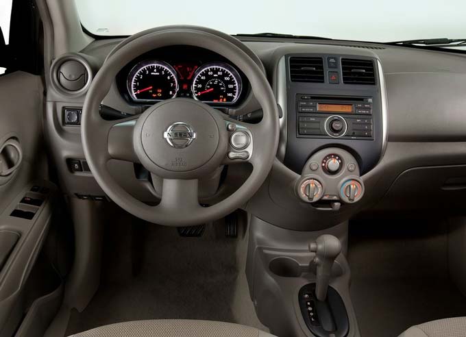 novo nissan versa sedan 2012 interior painel