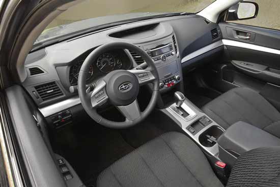 interior subaru legacy 2010