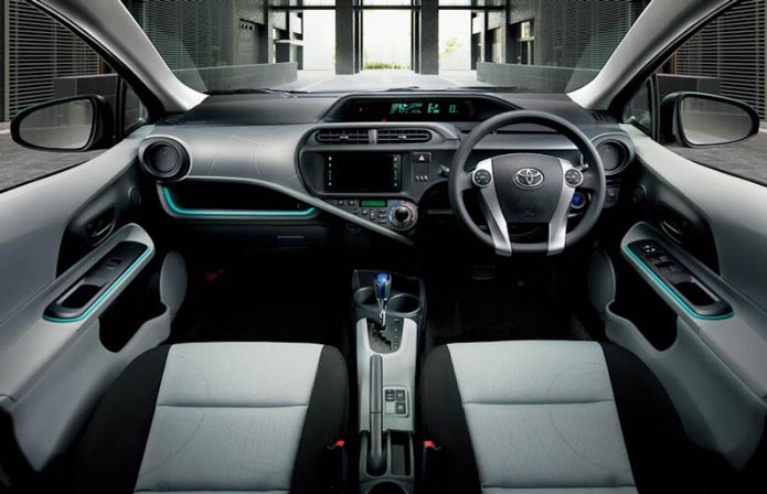 toyota aqua / prius c interior painel