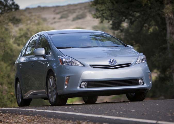 toyota prius v 2011