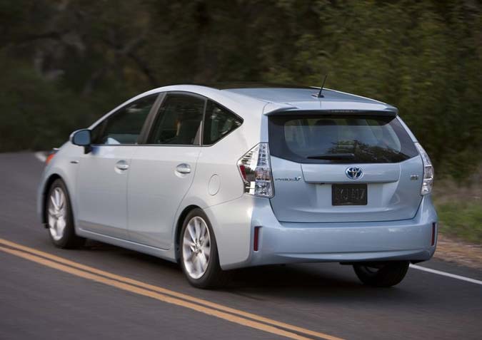 toyota prius v 2012