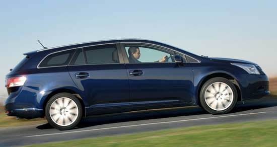 2009 toyota avensis touarer 