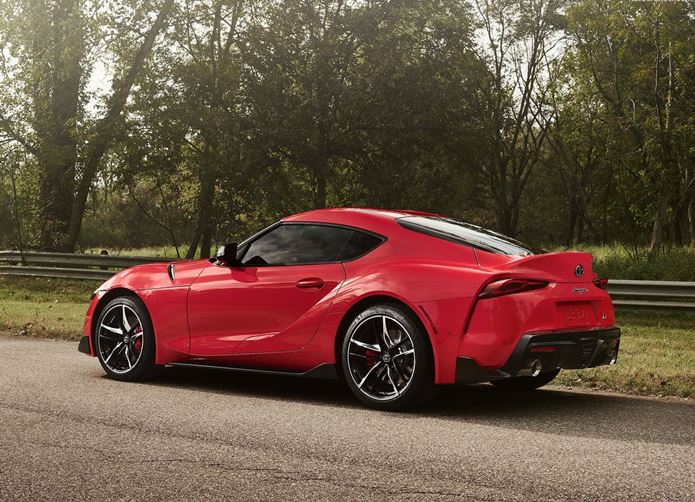 novo toyota supra traseira rear view