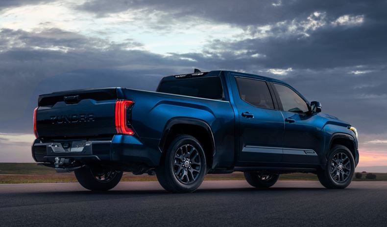 toyota tundra 2022 traseira, rear view