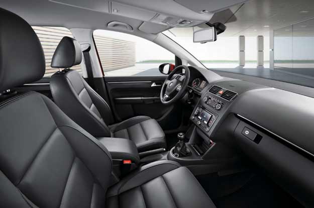 interior volkswagen touran 2011