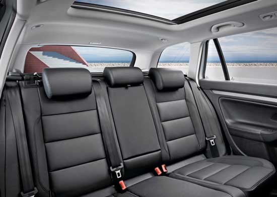 interior volkswagen golf variant 2010