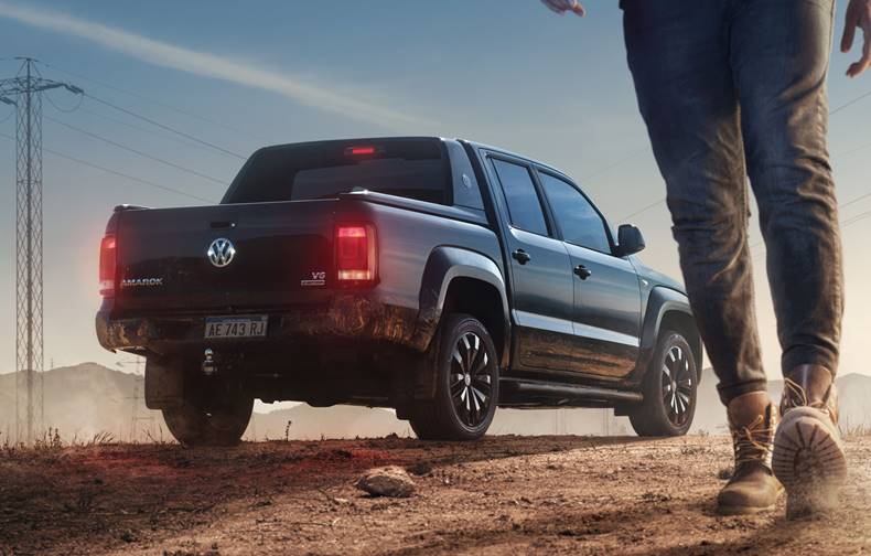 volkswagen amarok extreme black style v6 3.0 258 cv 2021