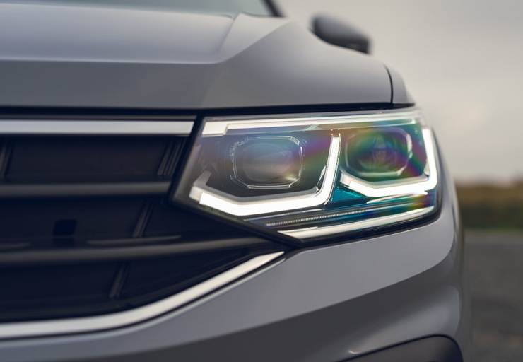 vw tiguan 2022 faróis LED id light