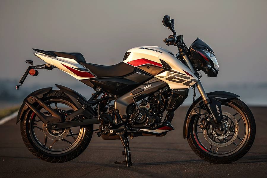 bajaj dominar 160