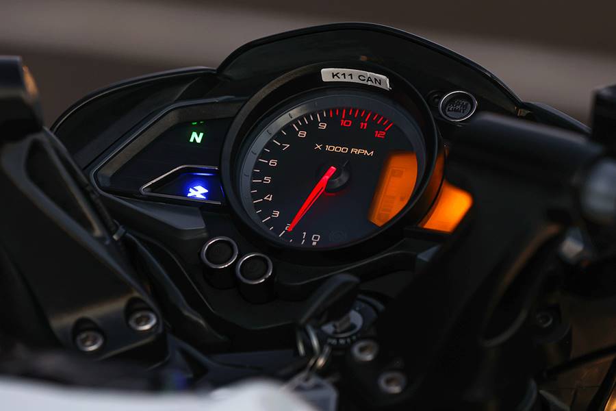 bajaj dominar 160 painel