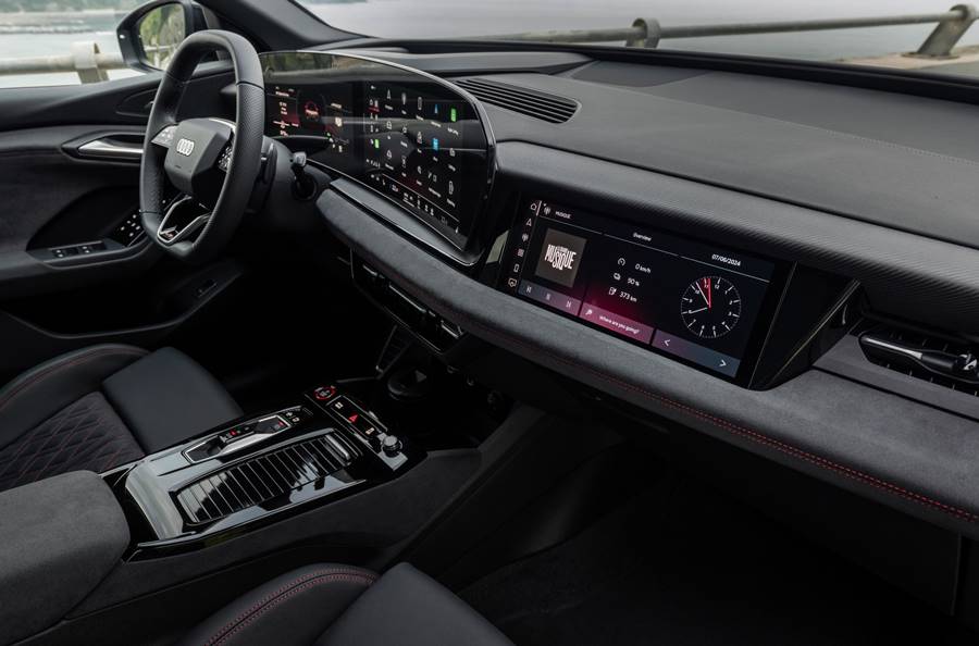 interior audi q6 e-tron 2025