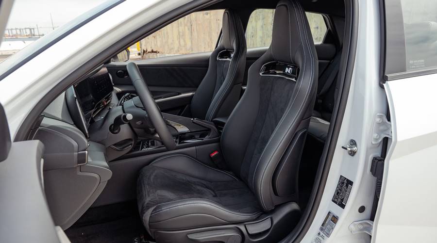 interior hyundai elantra 2025