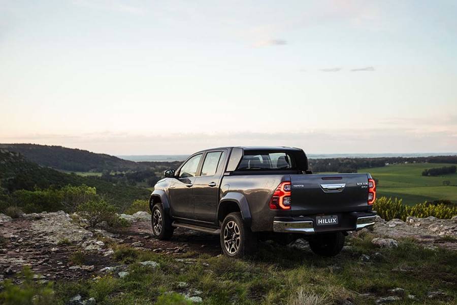 toyota hilux 2025