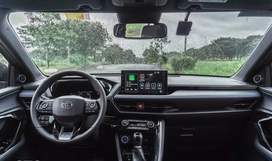 toyota yaris cross 2026 interior