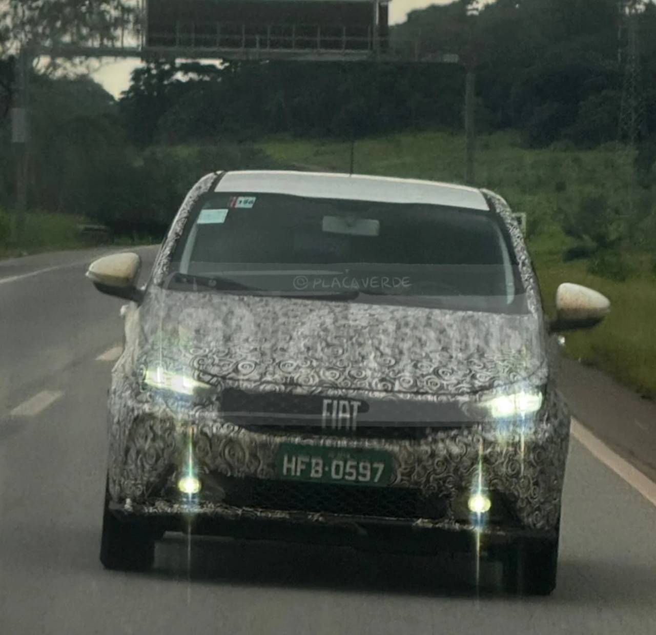 novo fiat argo 2026 flagrado em testes