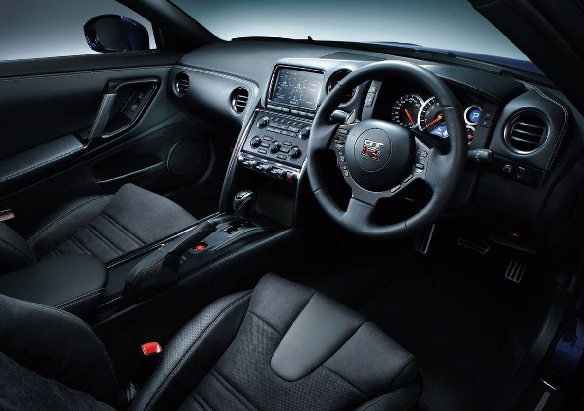 nissan gt-r interior