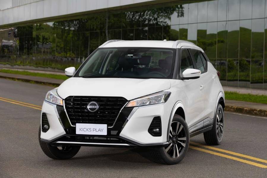 nissan kicks play advance plus 2025