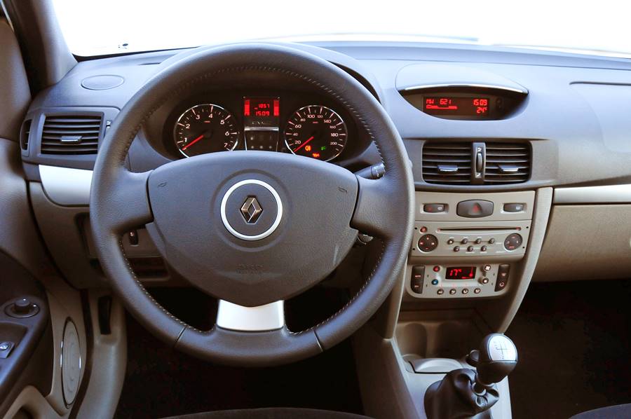 renault symbol interior